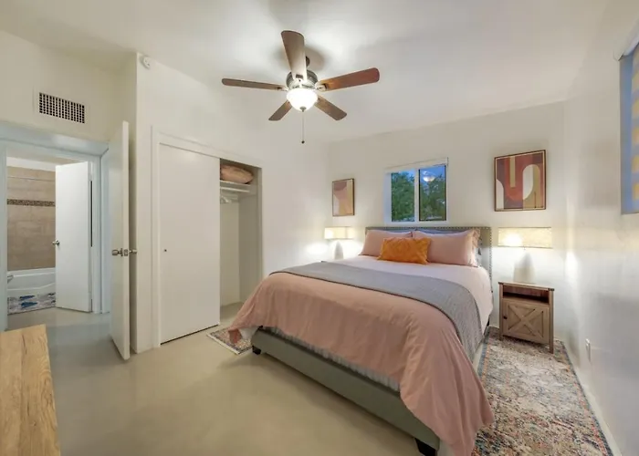 Holiday home Reid Park 4br Remodeled Fenced Sleeps 8 *