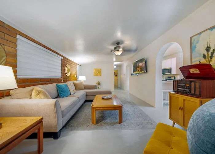 Holiday home Reid Park 4br Remodeled Fenced Sleeps 8