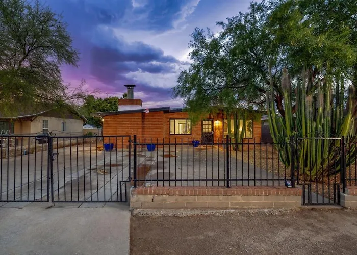 Reid Park 4br Remodeled Fenced Sleeps 8