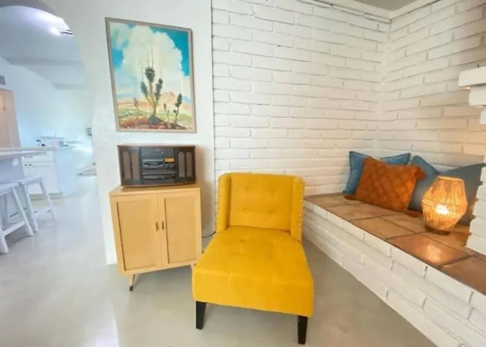Reid Park 4br Remodeled Fenced Sleeps 8 Holiday home *