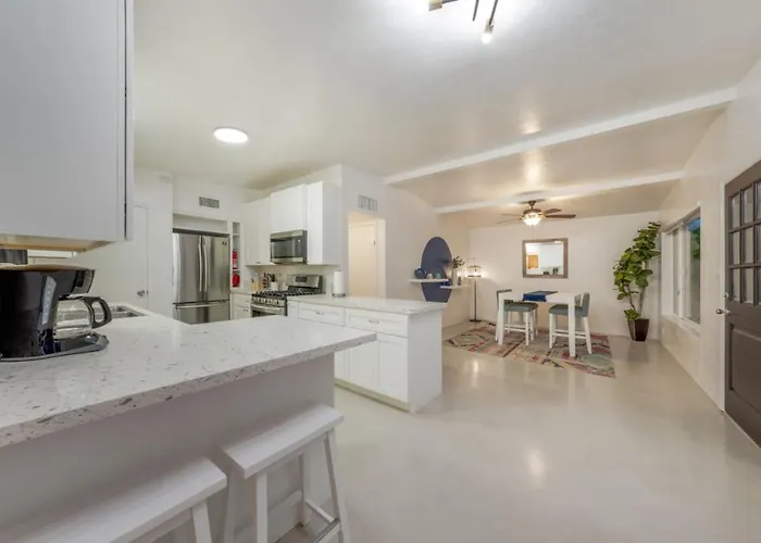 Reid Park 4br Remodeled Fenced Sleeps 8 Holiday home *