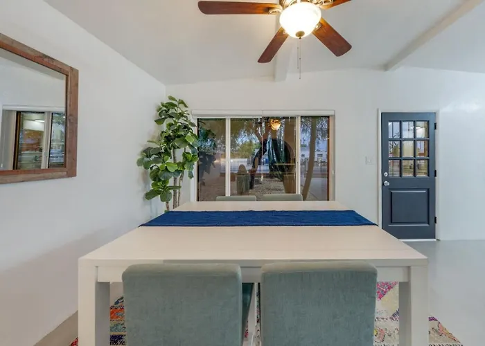 Reid Park 4br Remodeled Fenced Sleeps 8 Holiday home *
